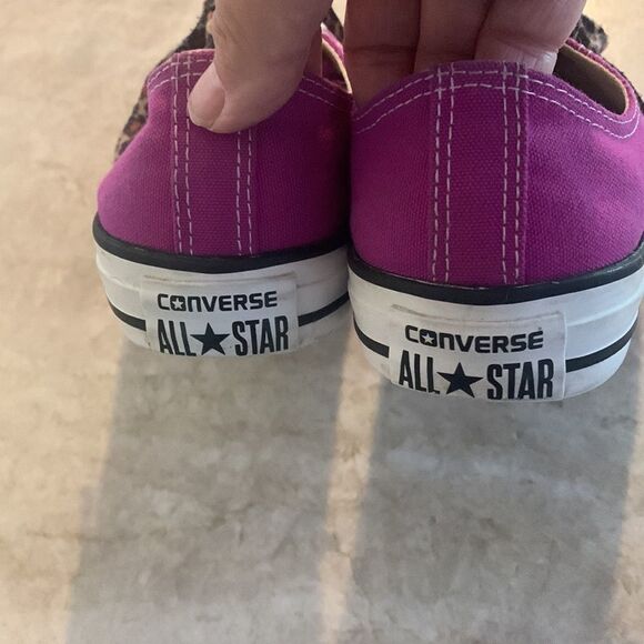 CONVERSE Fuchia All Stars Size 8 - Picture 3 of 5